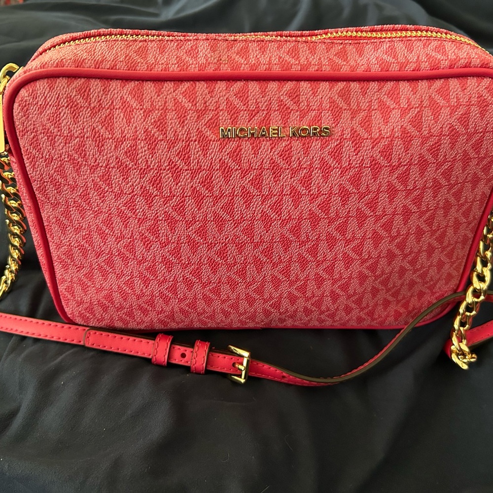 Michael Kors PinkCrossbody Bag